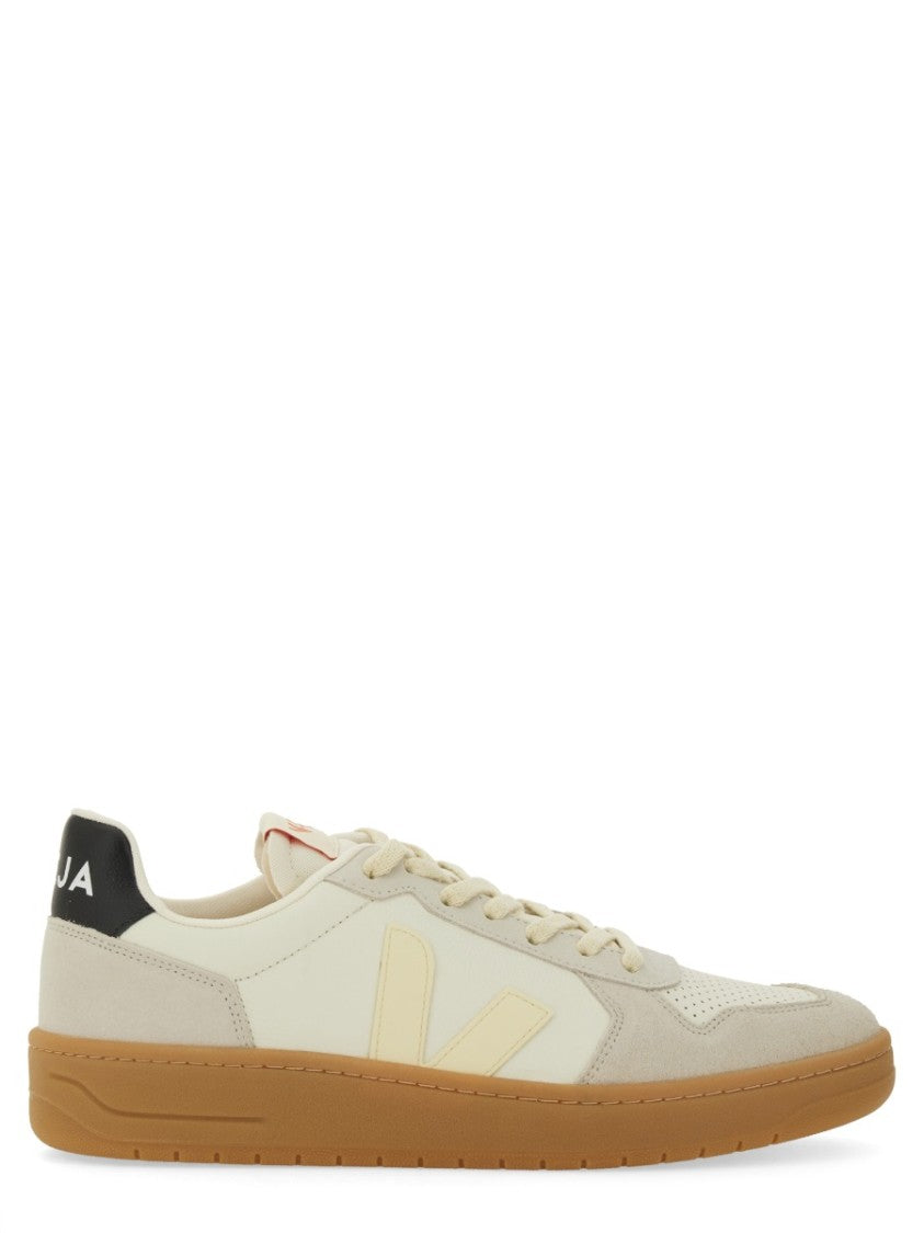 Veja "V-82" Sneaker