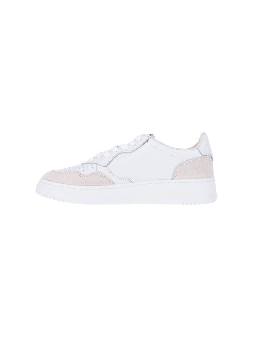 Autry Round Toe Low-Top Sneakers With Lace Closure