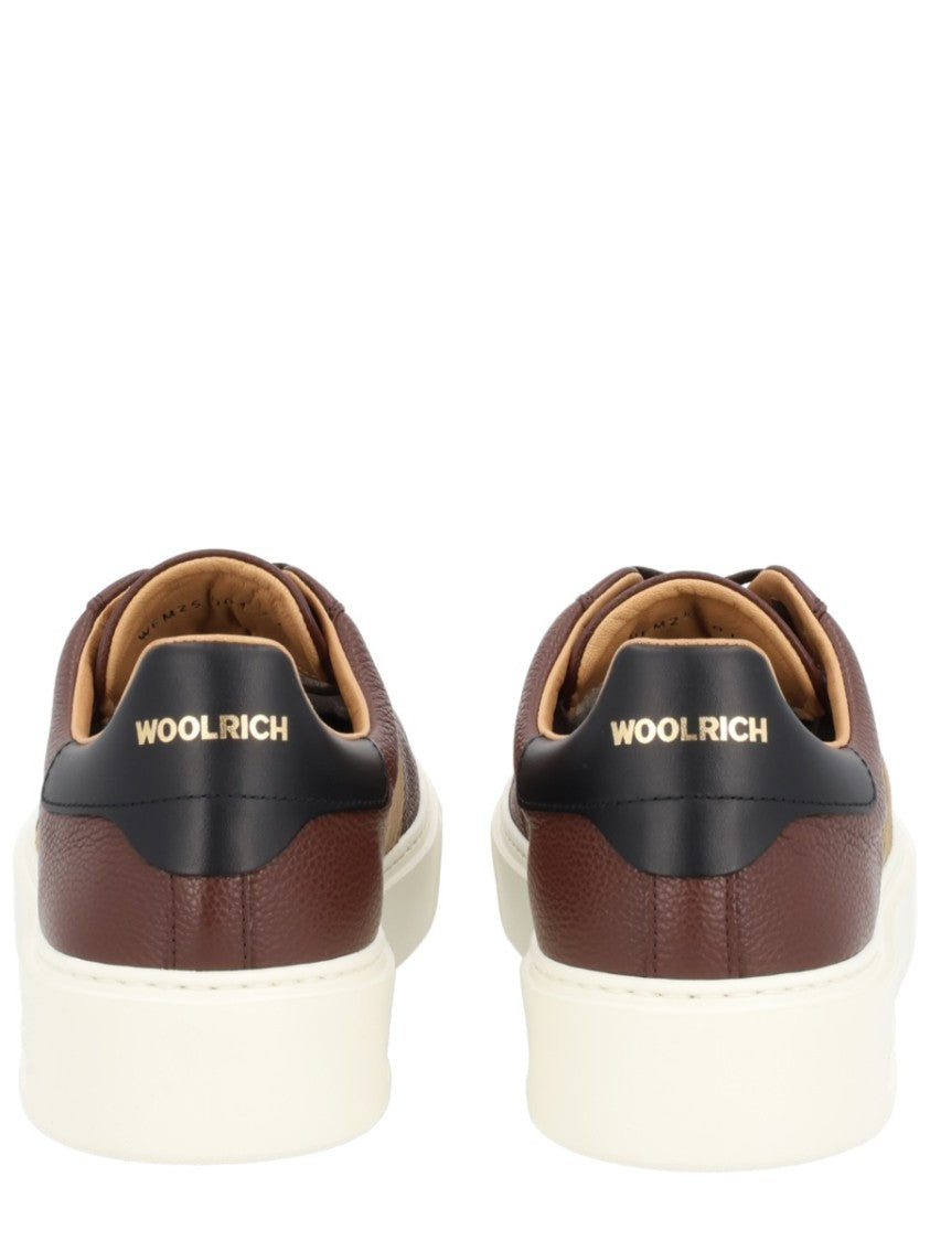 Woolrich Sleek Low-Top Sneakers With Suede Side Panels And Gold Branding