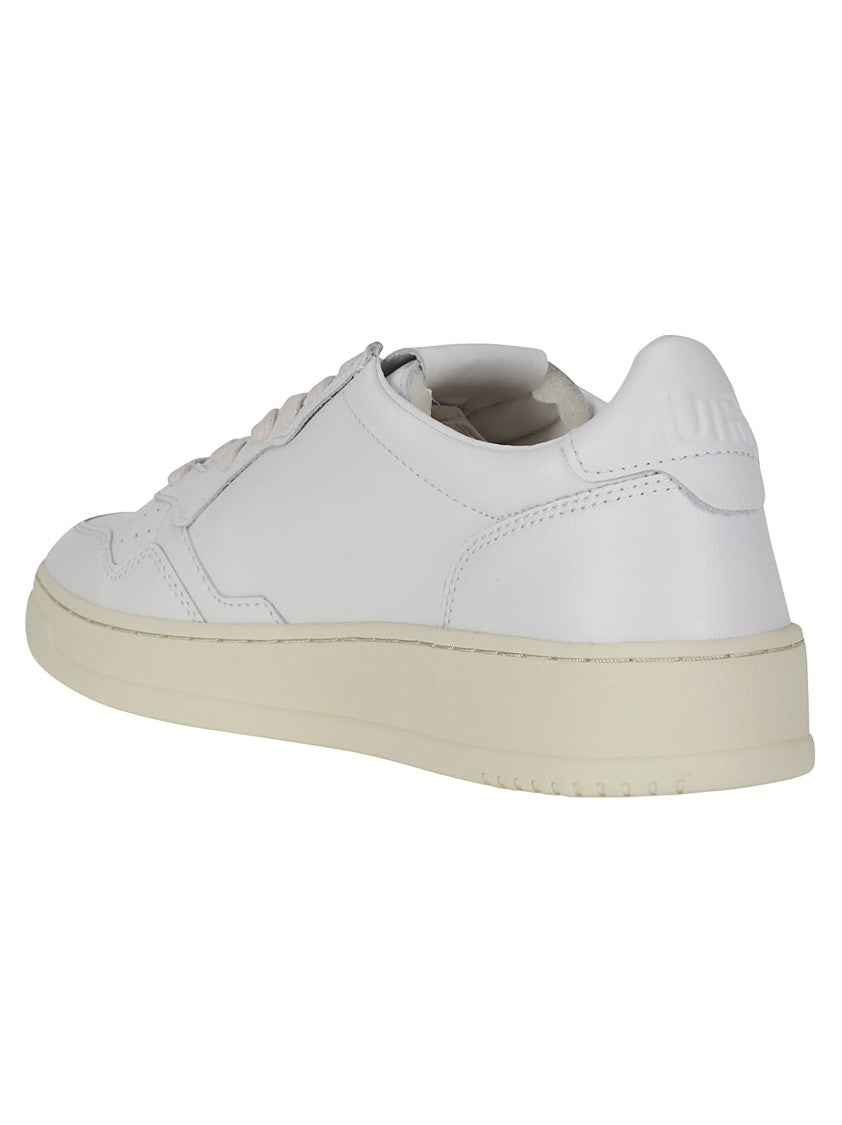 Autry Low Trainers With Smooth Leather Upper