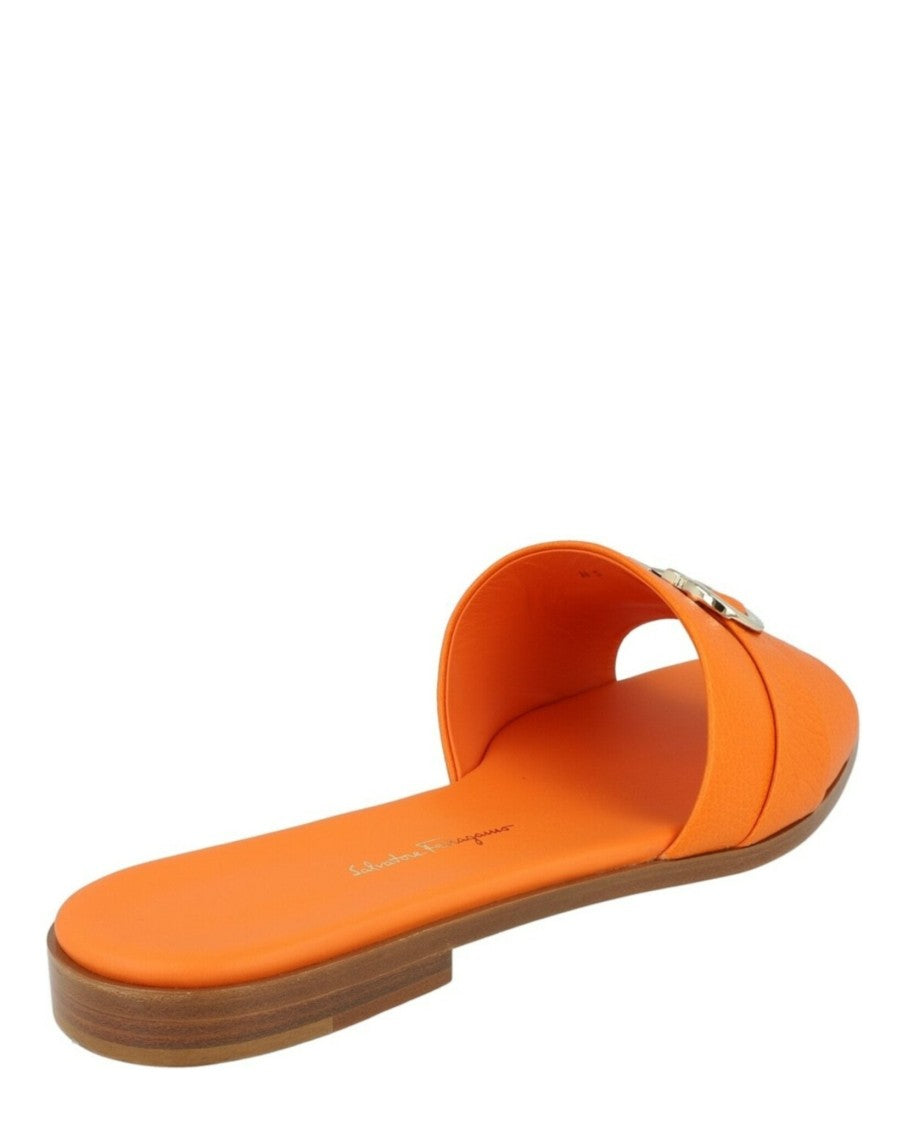Ferragamo Oria 10 Slides