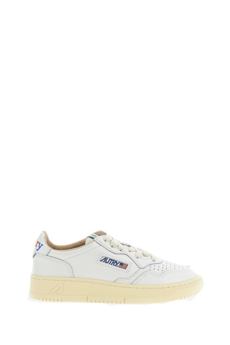 Autry White Medalist Low Leather Sneakers
