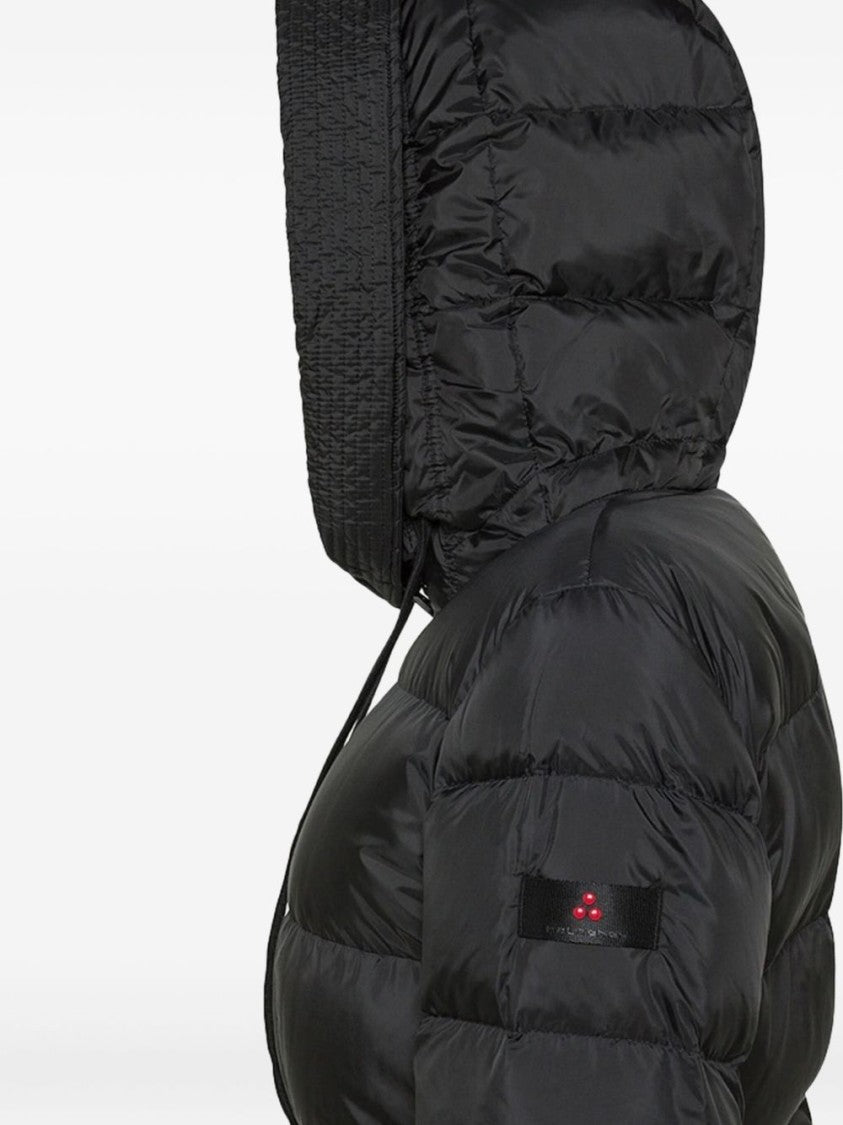 Peuterey Tailored Black Coat With Structured Silhouette And Timeless Design