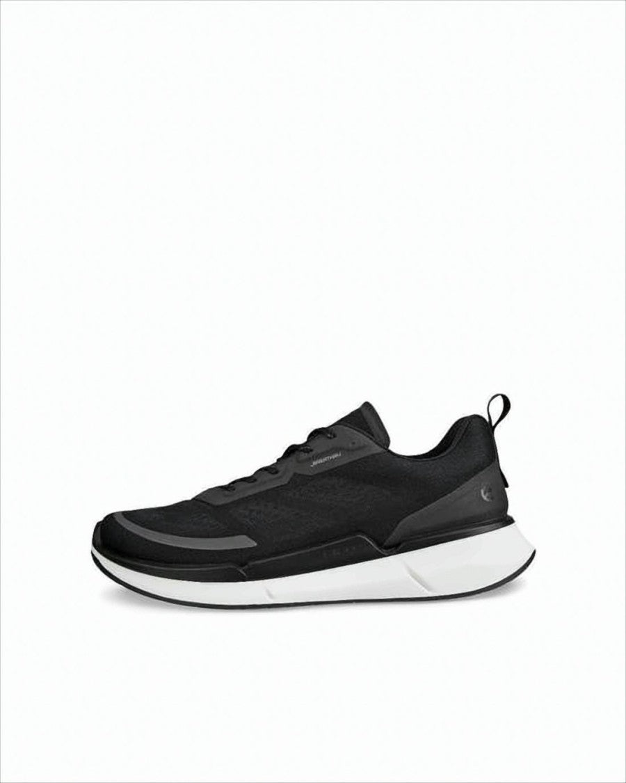 Ecco Low-Profile Black Mesh Sneakers With Rubber Sole