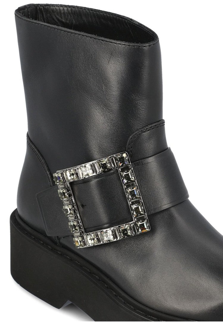 Roger Vivier Pointed Toe Black Boots With Moderate Heel And Streamlined Silhouette