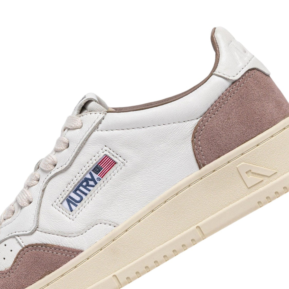 Autry Medalist Low Leather Sneakers