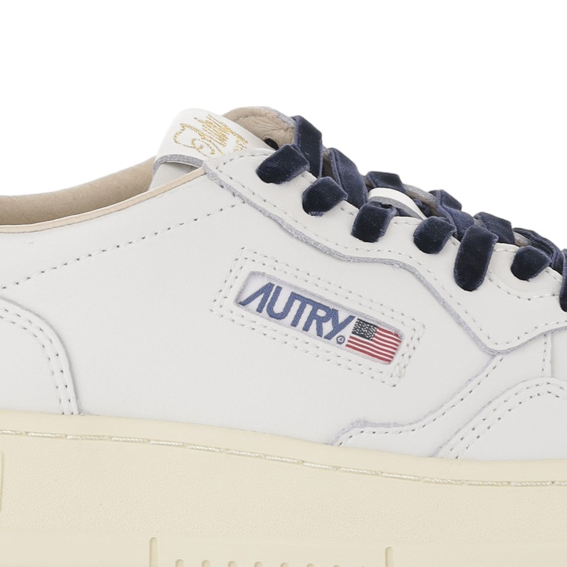 Autry Medalist Low Leather Sneakers With Velvet Lacing