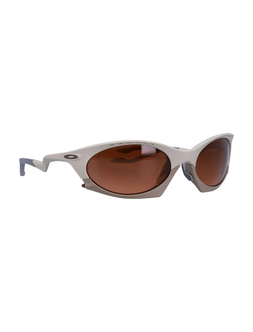 Oakley Plantaris .Odern Cat-Eye Sunglasses