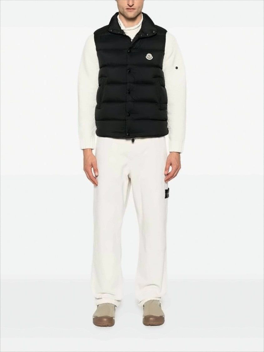 Moncler Black Sleeveless Puffer Vest With Horizontal Quilted Padding