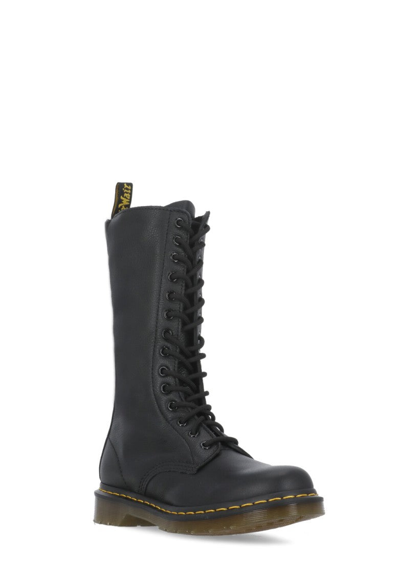 Dr. Martens 1B99 Boots