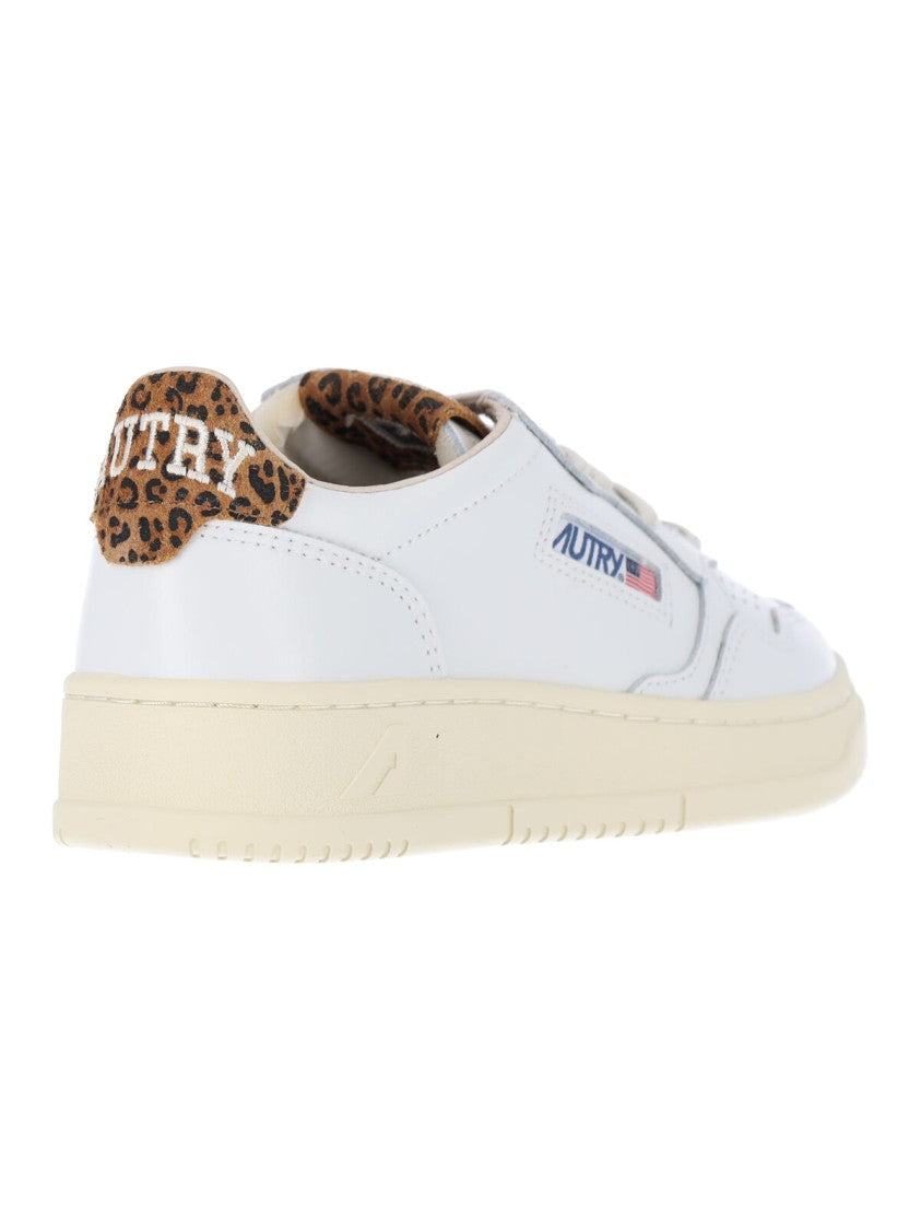 Autry Smooth White Leather Low-Top Sneakers With Contrasting Tab