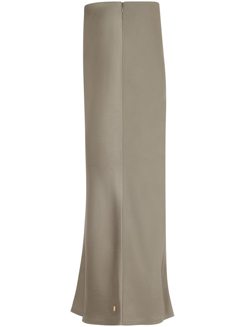 Ami Straight Skirt With Subtle Back Slit