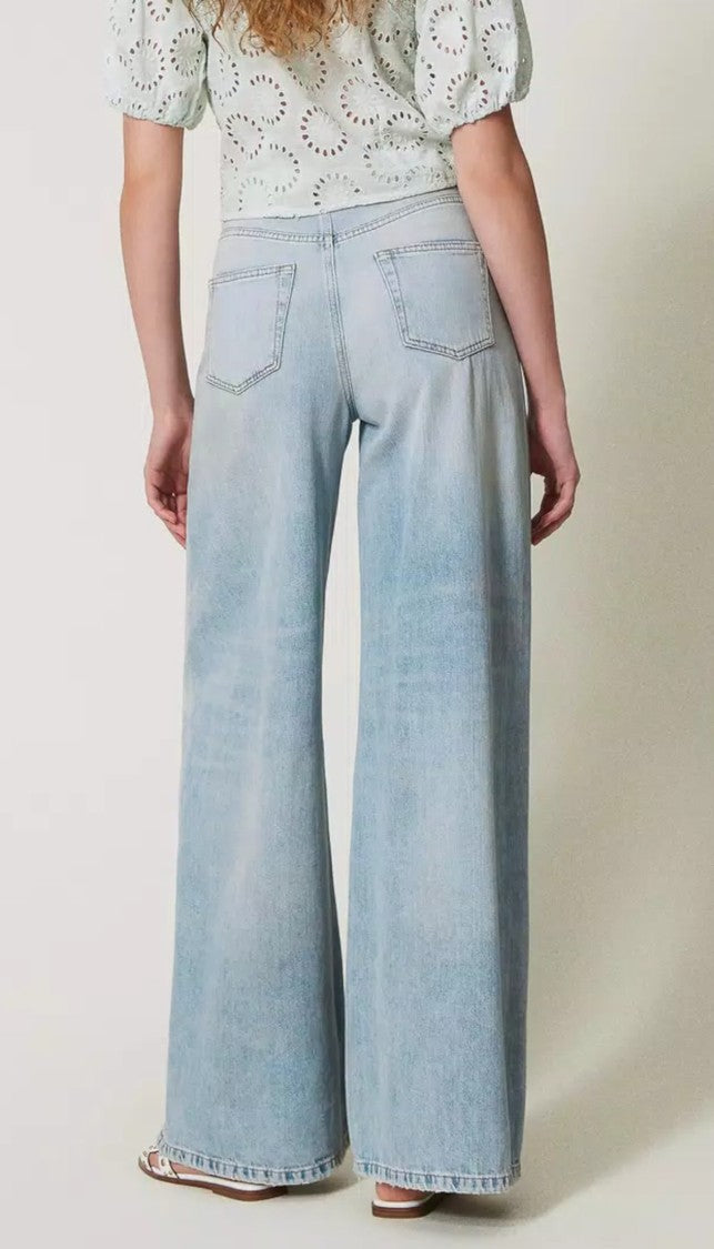 Twin-Set Wide-Leg High-Waisted Jeans With Vintage Appeal