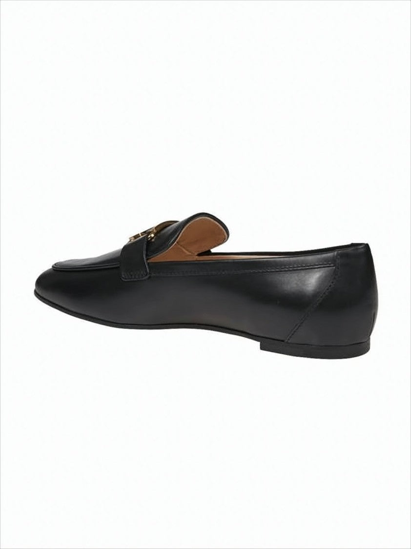 Tod's Black Leather Loafer With Polished Finish And Subtle Gold Detailing