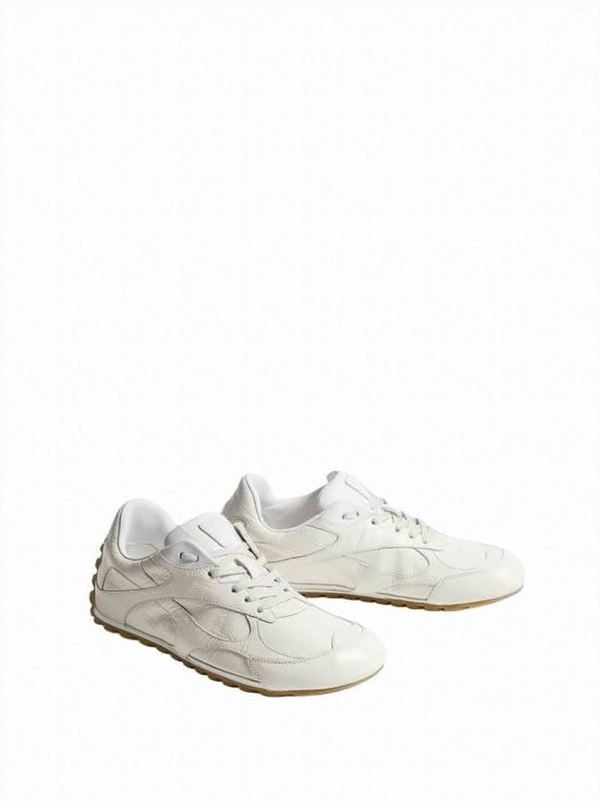Bottega Veneta Low-Profile Sneakers With Smooth Leather Upper