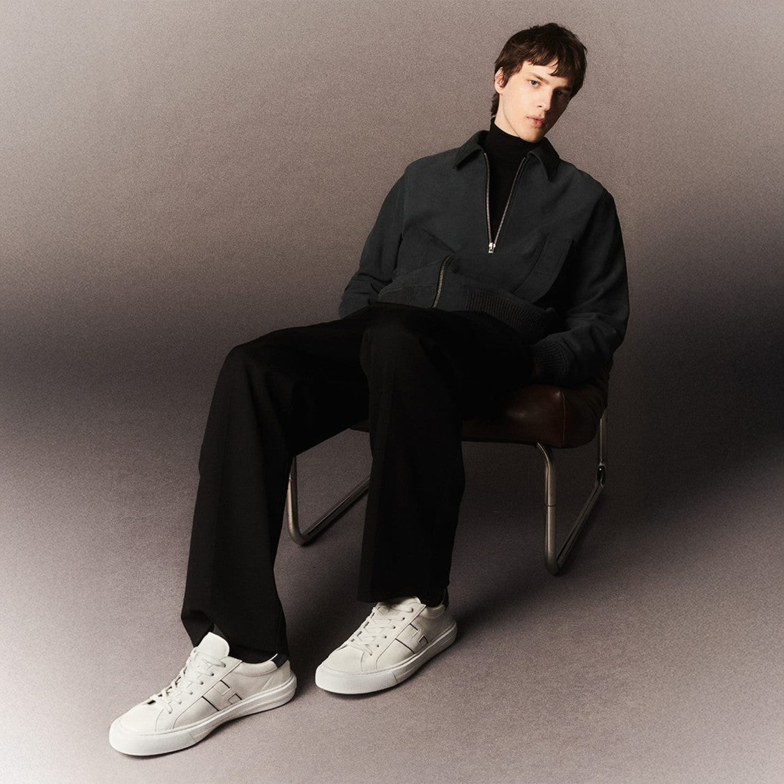 Hogan H691 Allacciato H Sneakers In White Blue