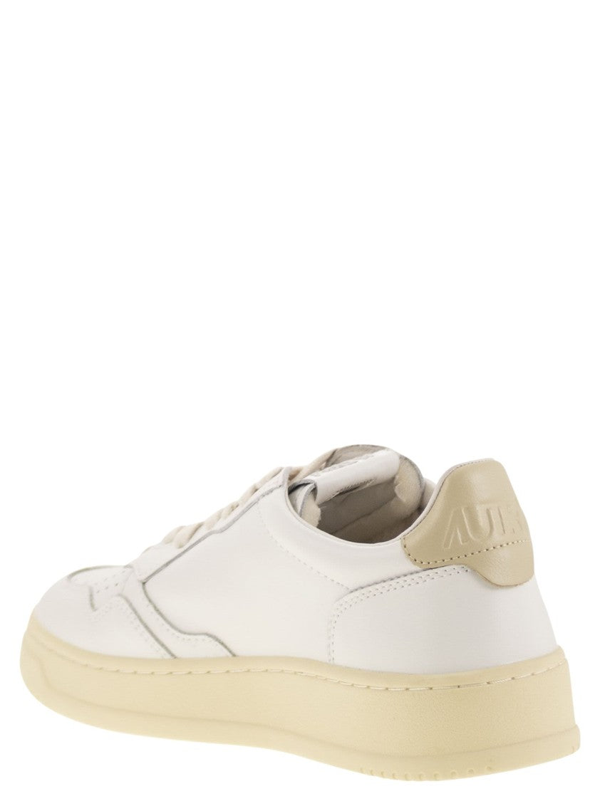 Autry Medalist Low - Leather Sneakers