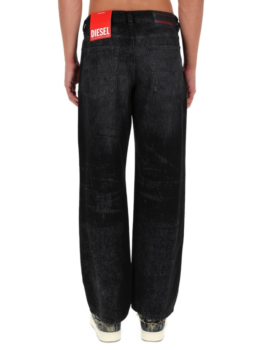 Diesel 2001 D-Macro-Fsh Wide-Leg Jeans