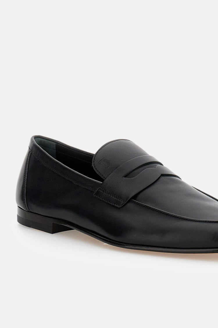 Tod's Men's Leather Moccasins With Classic Vamp And Monogram Detail