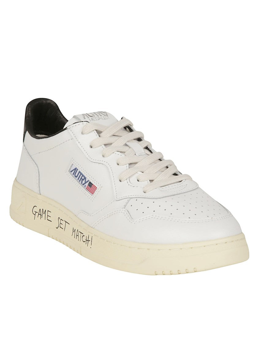 Autry Medalist Cow Leather Low Sneakers