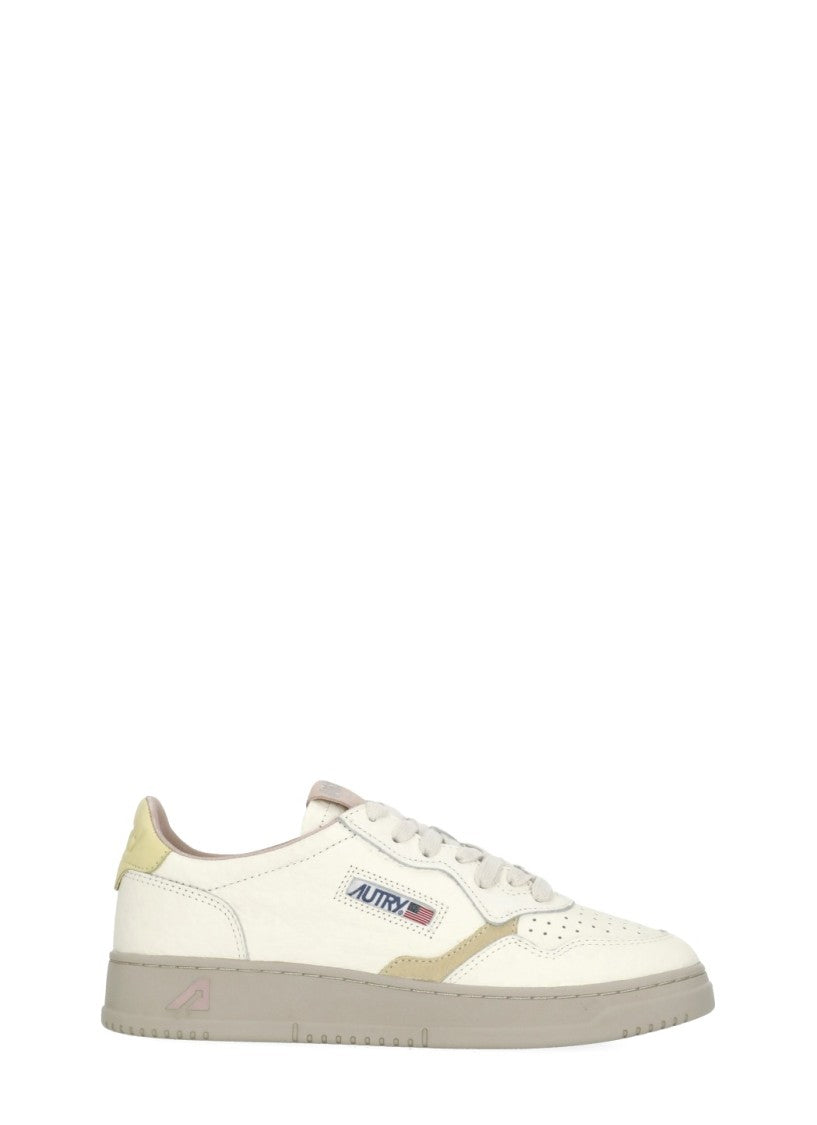 Autry Ivory Medalist Low Leather Sneakers