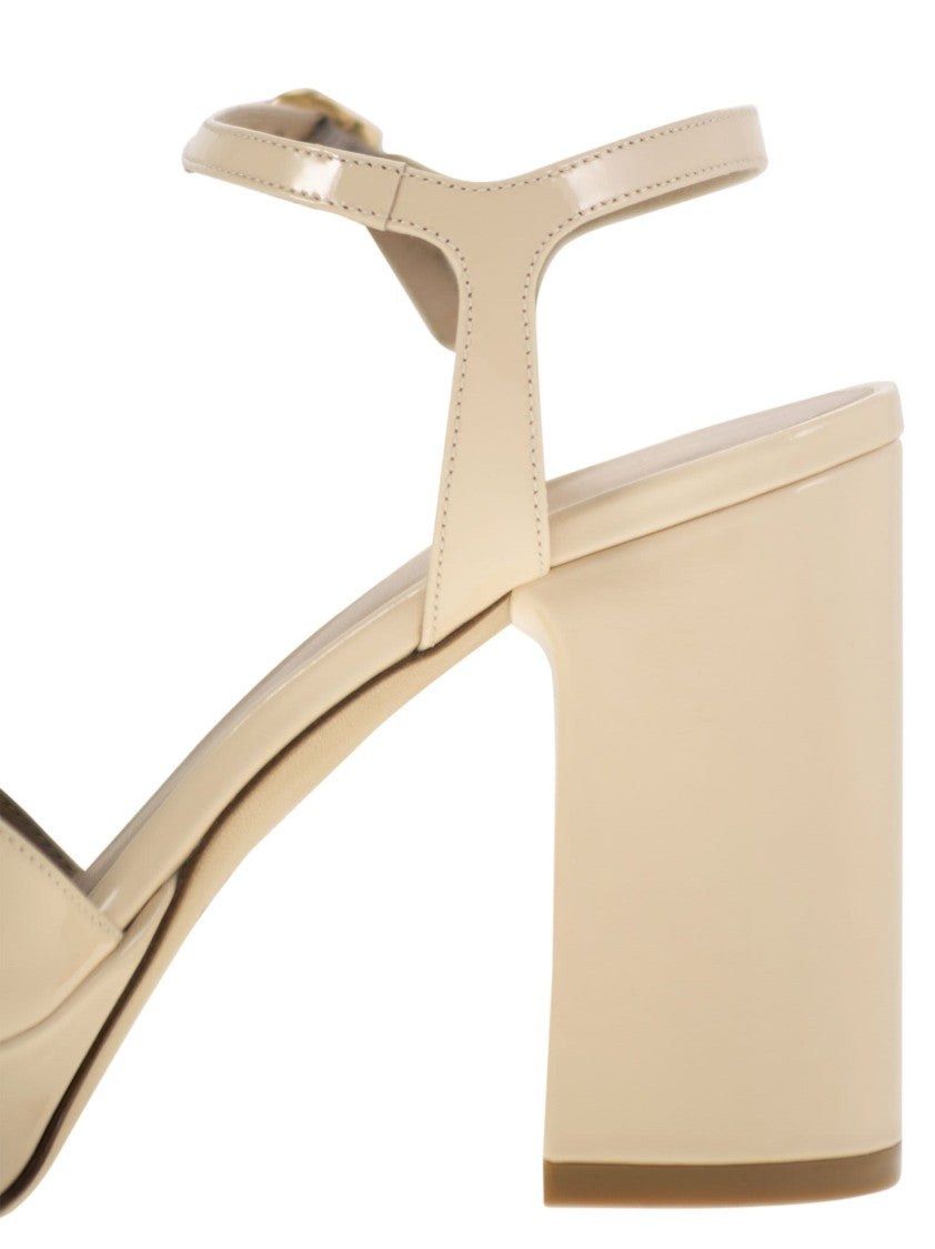 Stuart Weitzman Dayna - Leather Platform Sandal