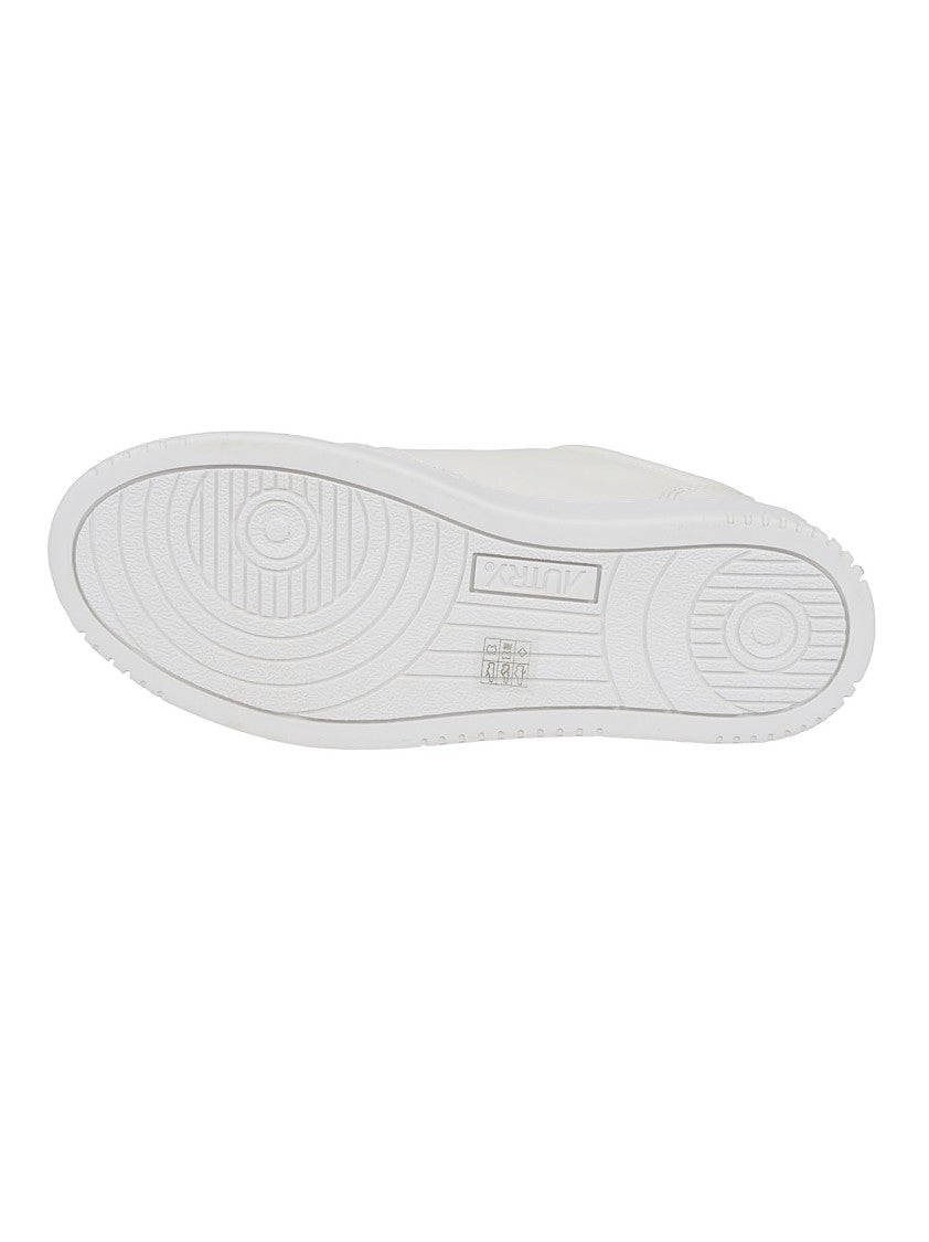 Autry Medalist Low Top Goat Skin Sneakers