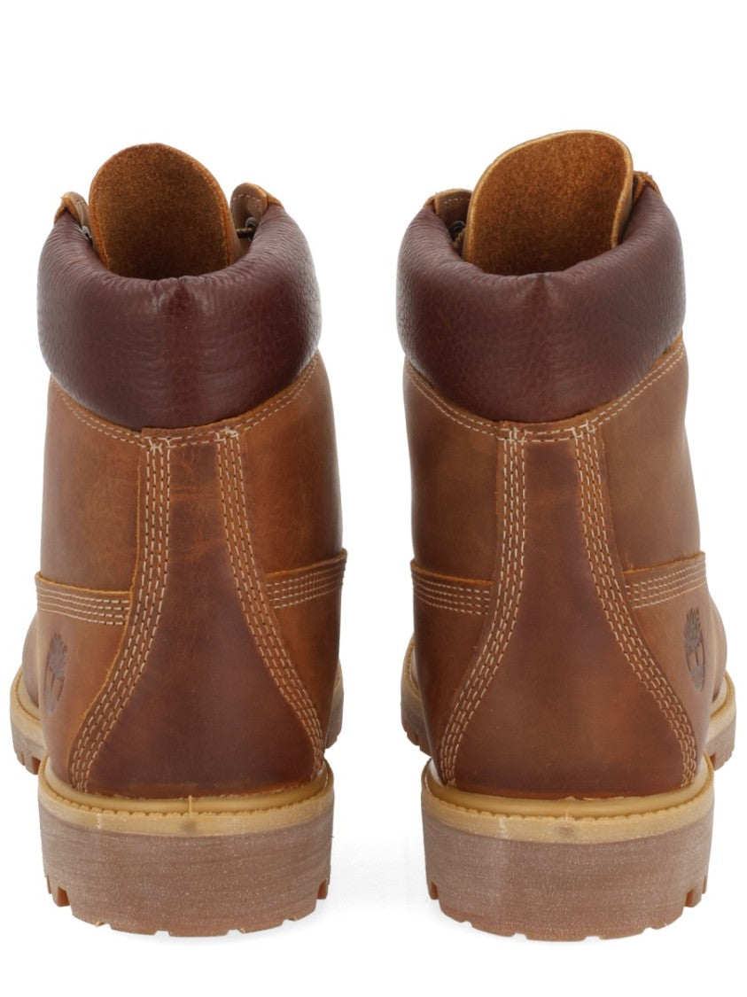 Timberland Classic Lace-Up Brown Leather Boots With Durable Traction Sole