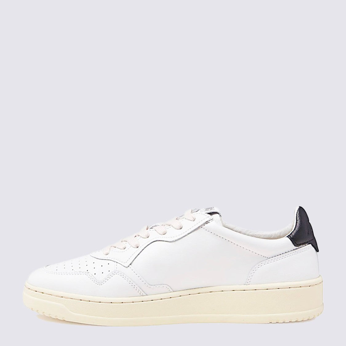 Autry White And Black Leather Medalist Sneakers