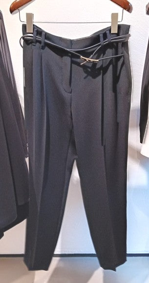 Max Mara Tailored Black Trousers With Subtle Pleats