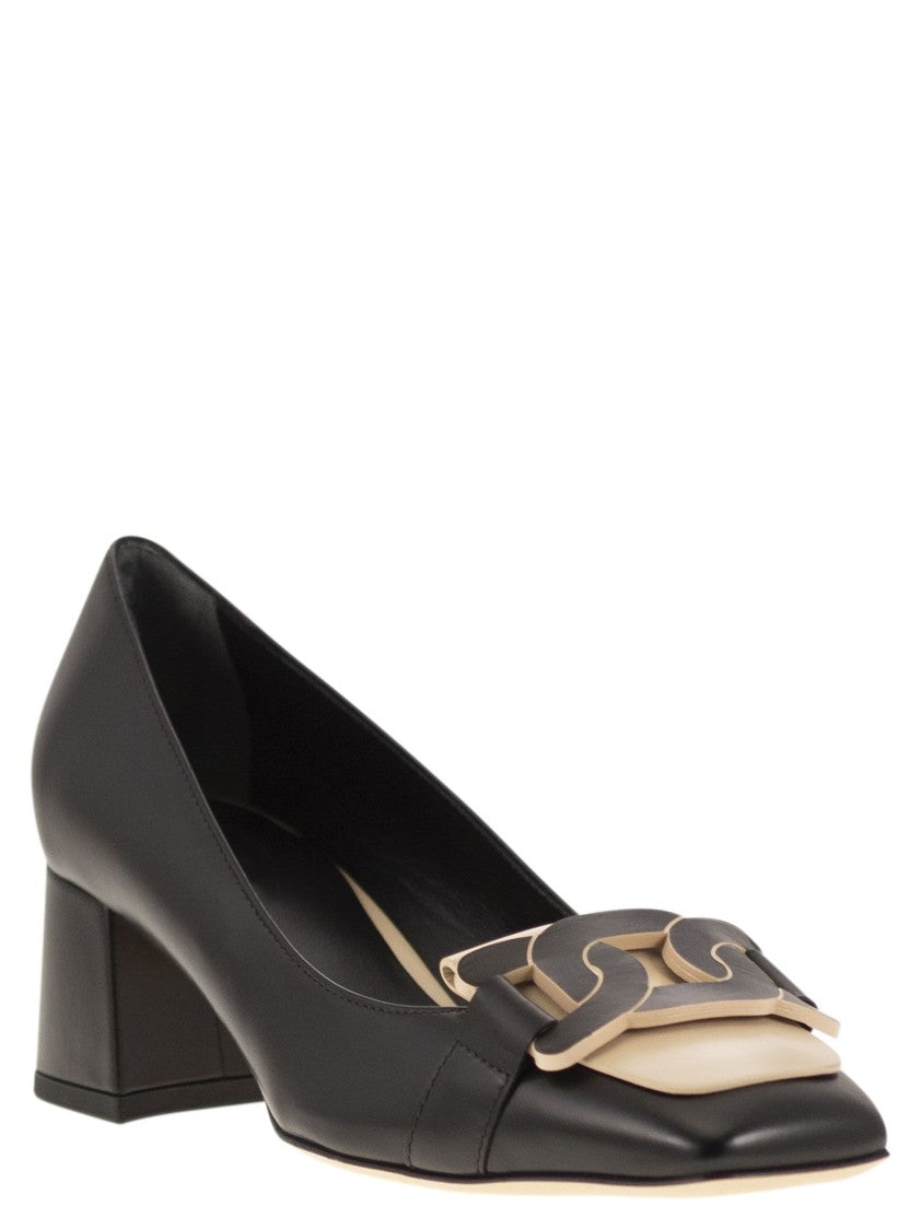 Tod's Calfskin Pumps With Custom Metal Chain Accent