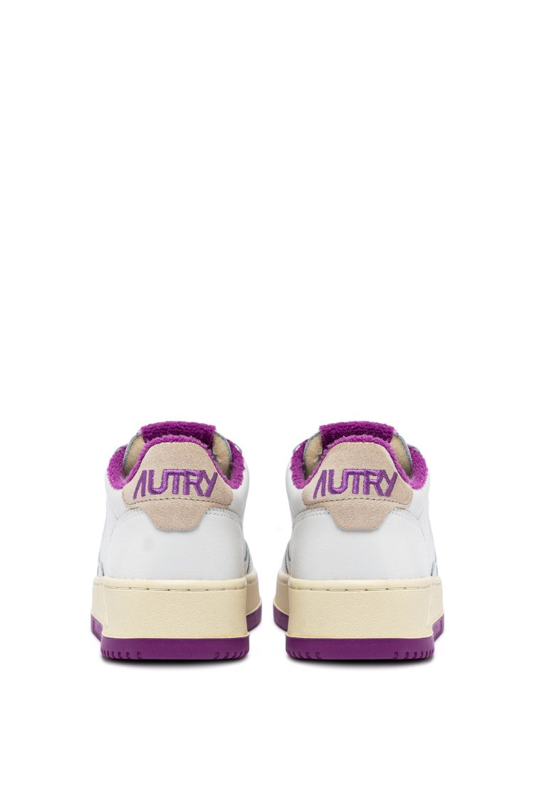Autry Women’S Medalist Leather Sneakers