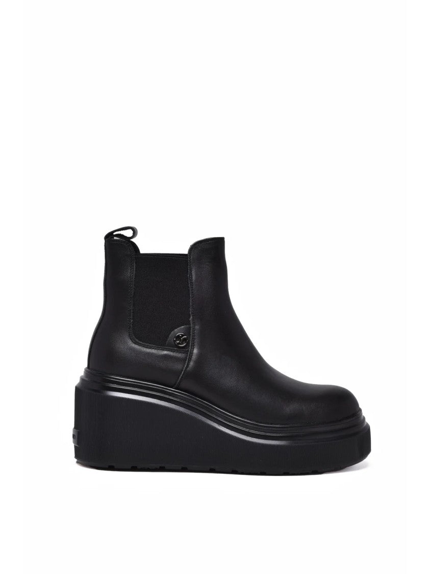 Janet & Janet Black Leather Wedge Ankle Boots