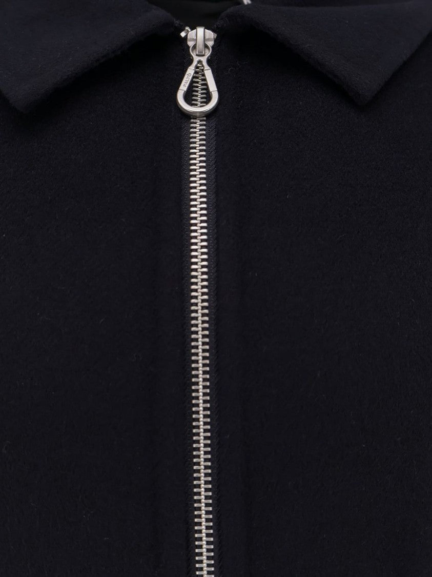 Paltò Cropped Black Zip-Up Jacket With Structured Collar And Rounded Pockets