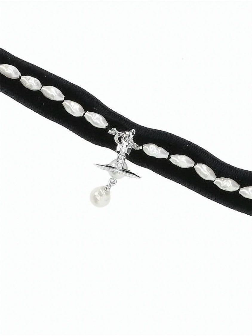 Vivienne Westwood Black Velvet Choker With Pearl Accents