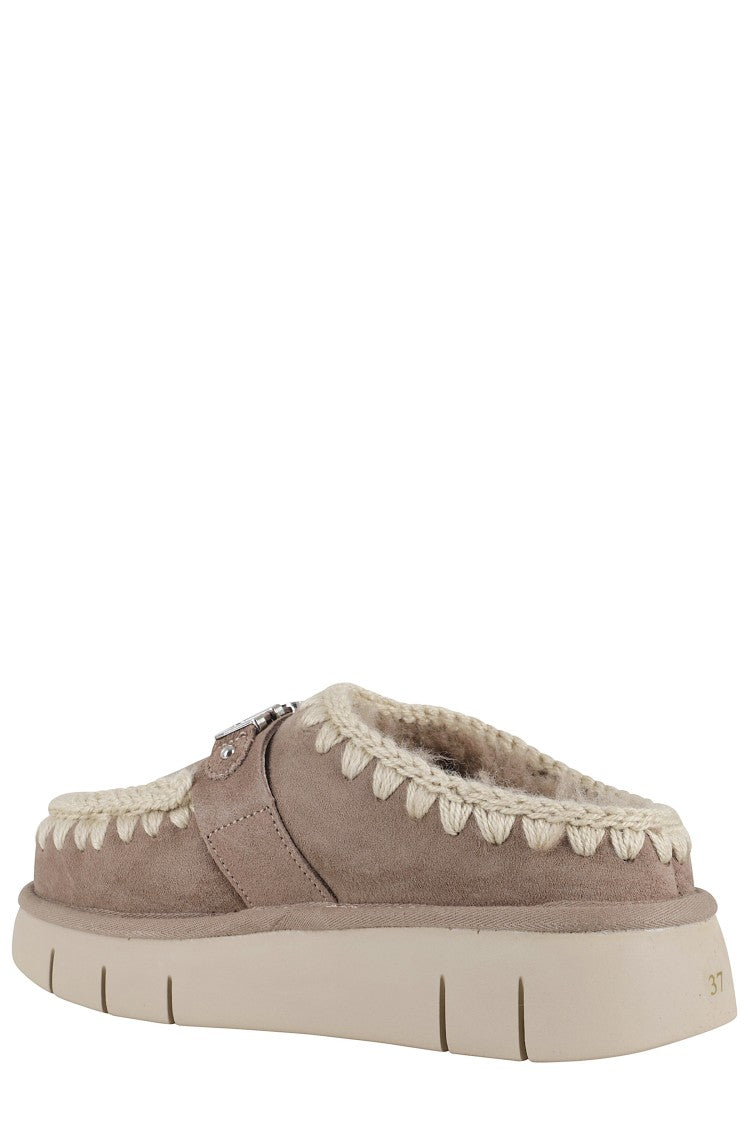 Mou Metal Logo Bounce Clog