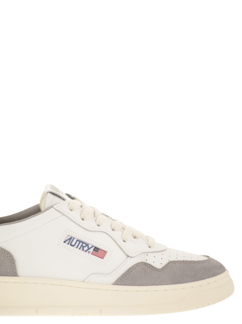 Autry Medalist Low - Leather And Suede Sneakers