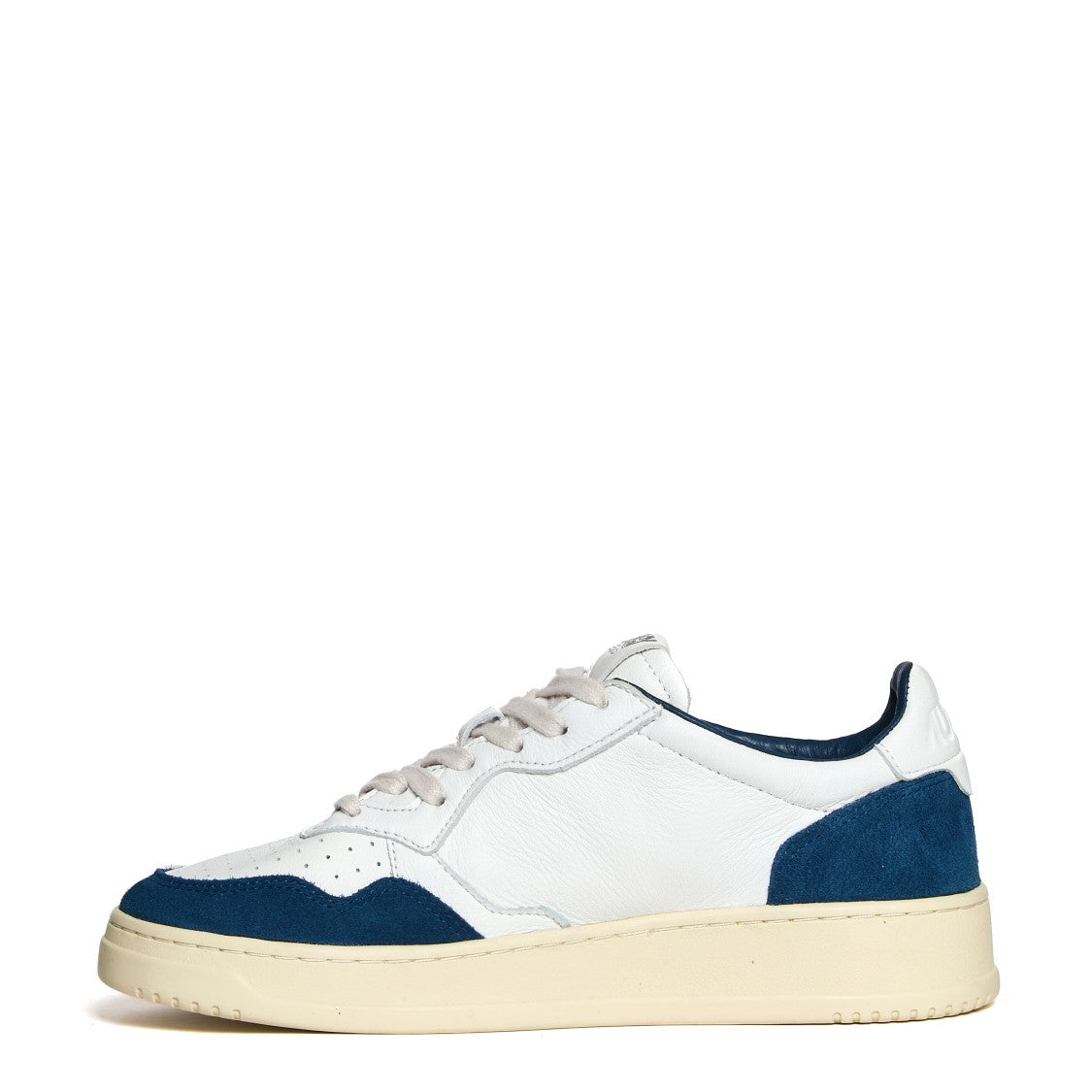 Autry Medalist Low Sneakers In Leather And Suede