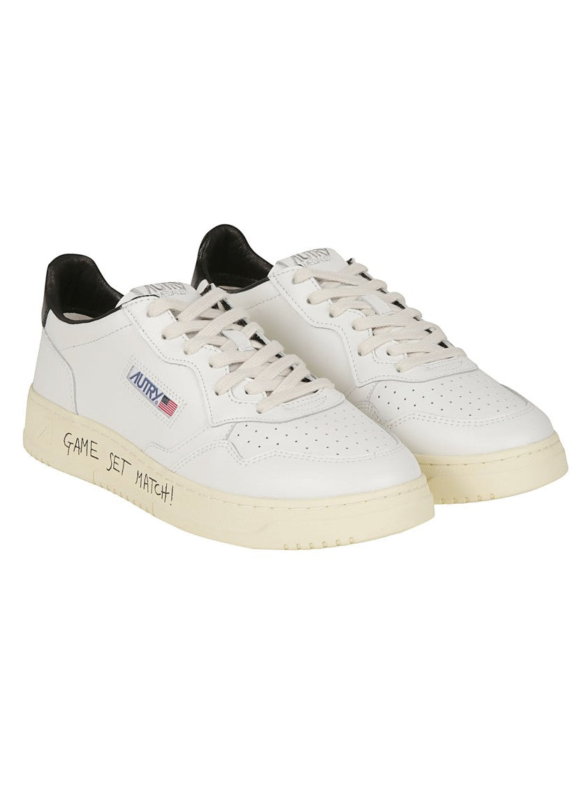 Autry Medalist Cow Leather Low Sneakers
