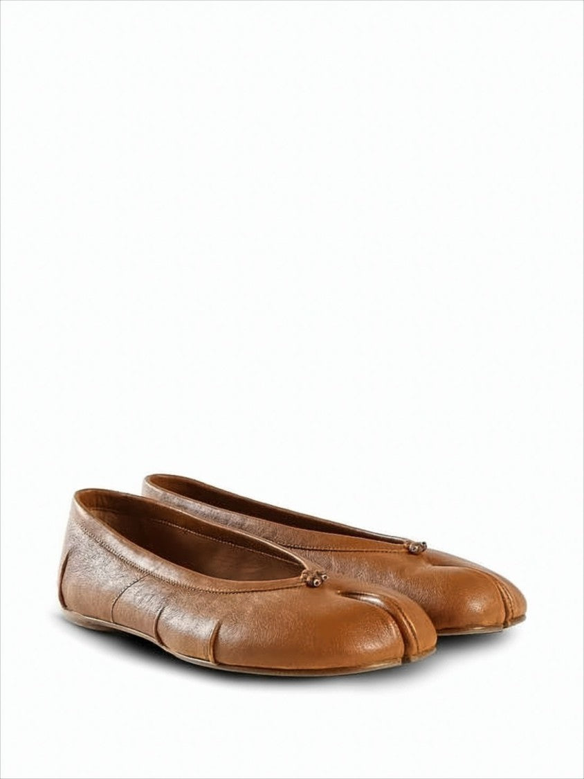 Maison Margiela Split-Toe Leather Flats With Gathered Detailing