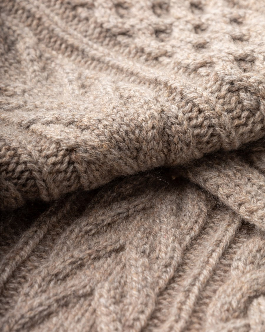 Johnstons Of Elgin Classic Cable Knit Scarf In Warm Beige Tone