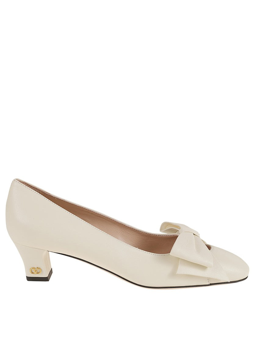 Valentino Garavani Pointed Toe Pumps With Bow Detail