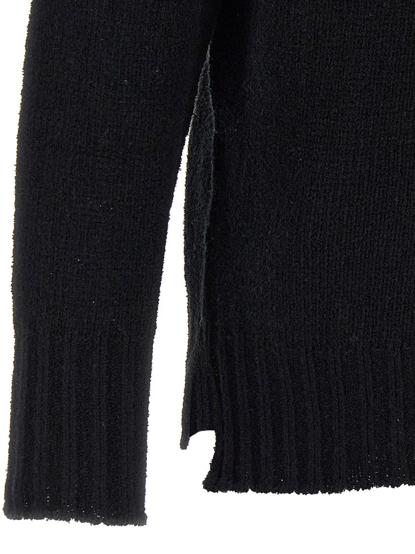 Ma'ry'ya Textured Bouclé Knit Sweater With V-Neck