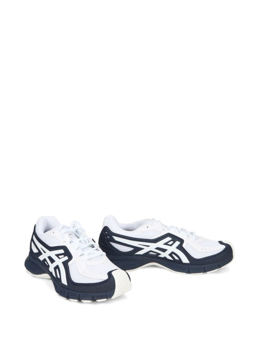 Comme Des Garçons Low-Profile Sneakers With Dynamic Mesh Design
