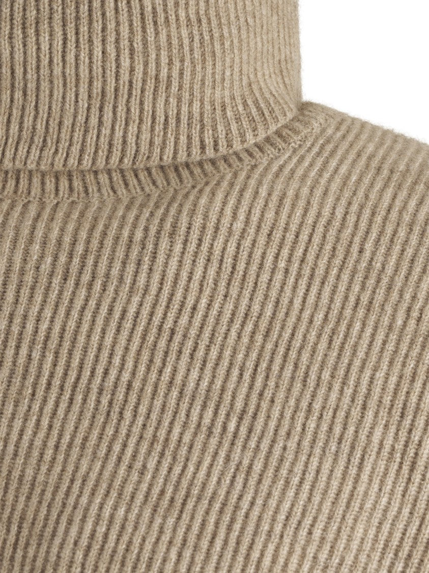 Brunello Cucinelli Finely Ribbed Cashmere Turtleneck Sweater