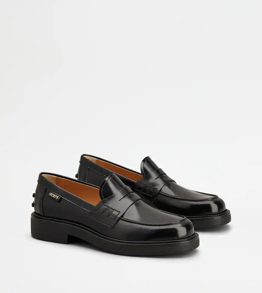 Tod's Timeless Black Leather Loafers With Rubber Sole