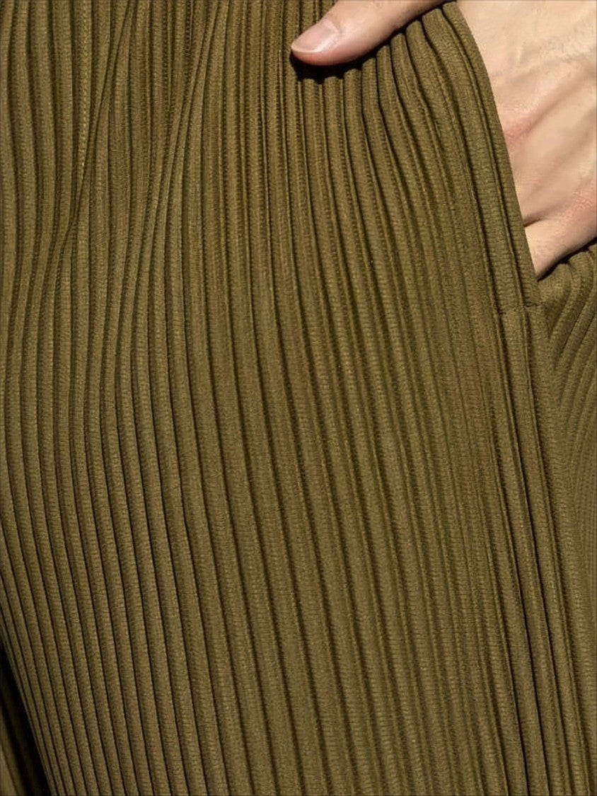 Homme Plissé Issey Miyake Pleated Khaki Shorts With Silhouette