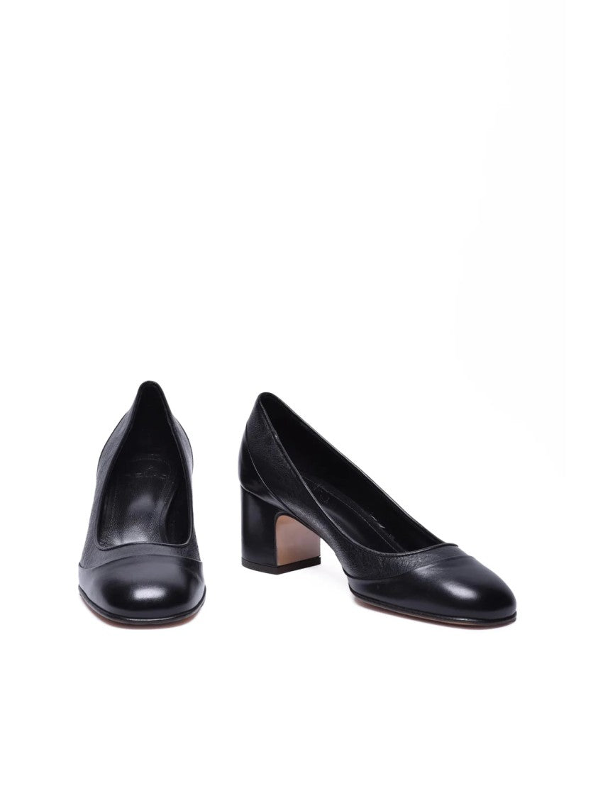 Relac Black Leather Pumps
