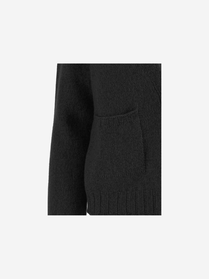 Oliver Lattughi V-Neck Black Cashmere Cardigan
