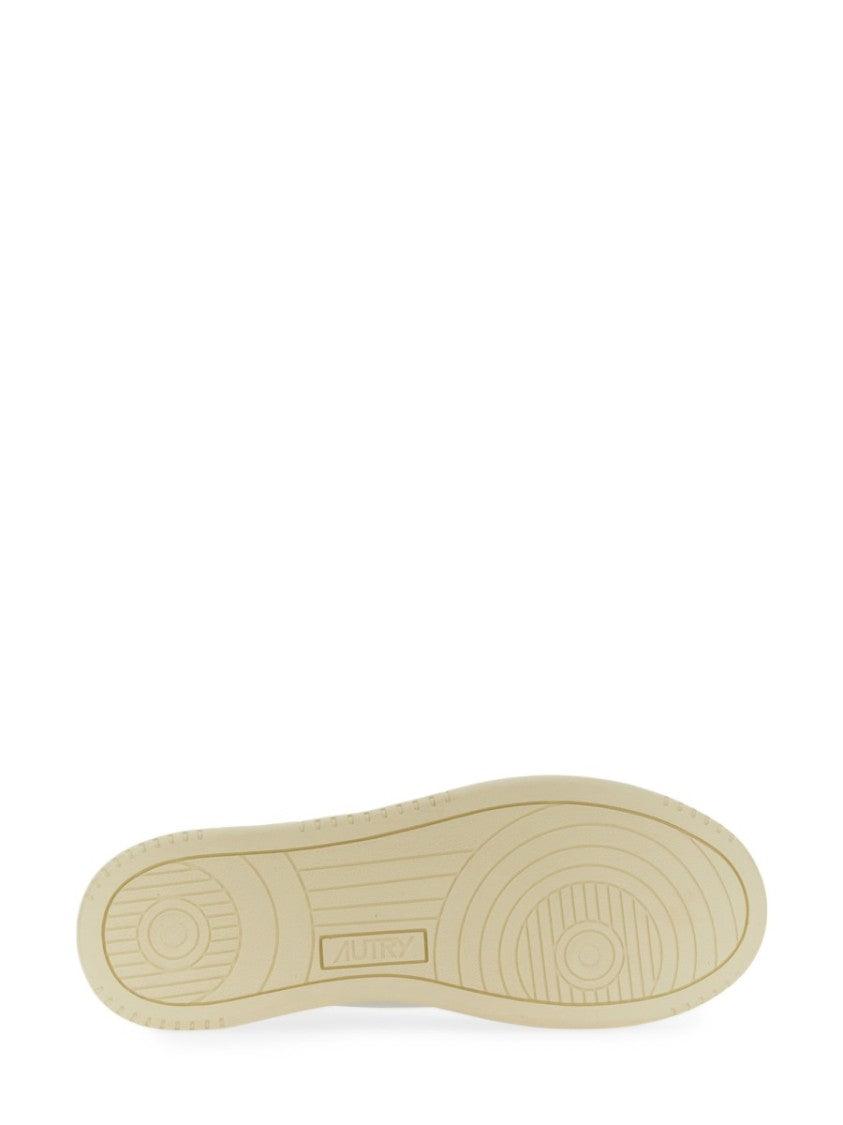 Autry Medalist Low Leather Sneakers